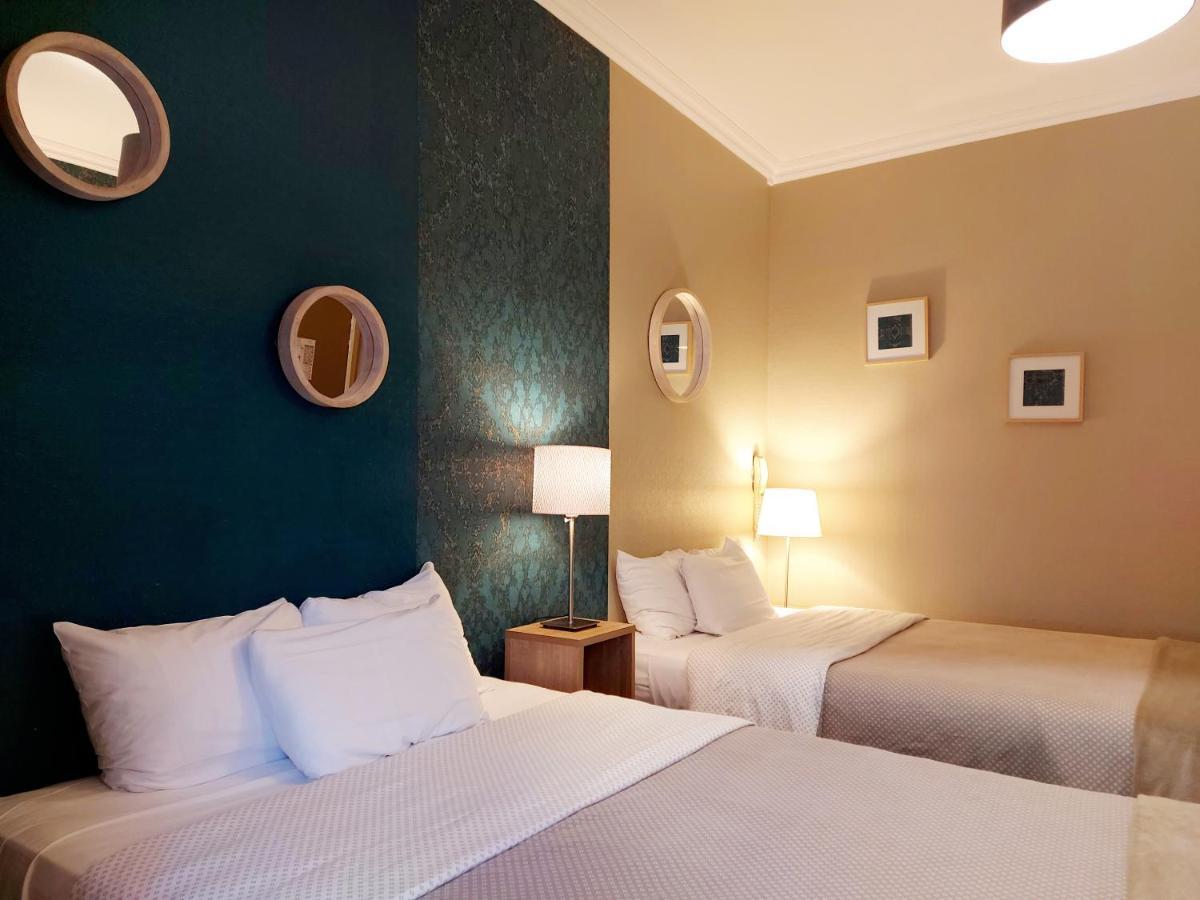 Hotel Mondial Тур Екстериор снимка