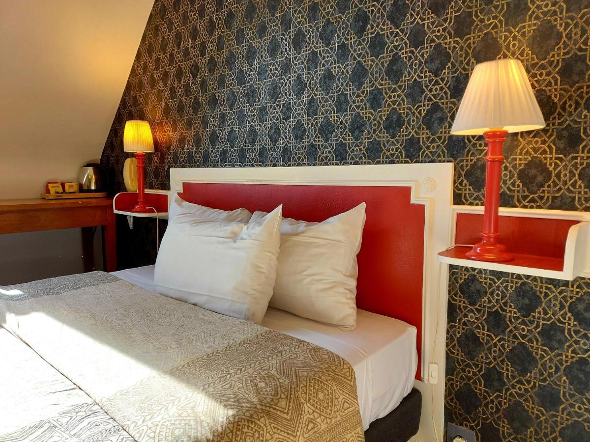 Hotel Mondial Тур Екстериор снимка
