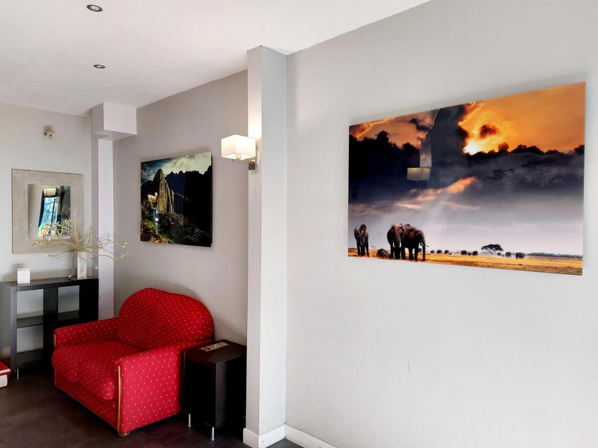 Hotel Mondial Тур Екстериор снимка