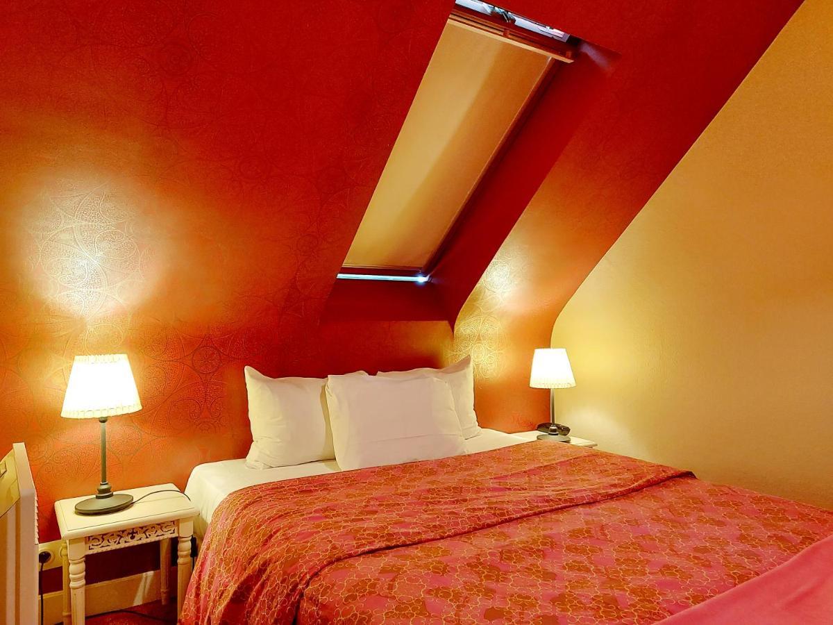 Hotel Mondial Тур Екстериор снимка