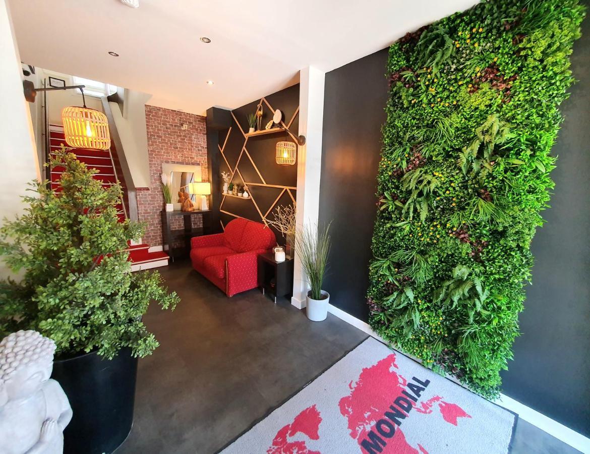 Hotel Mondial Тур Екстериор снимка